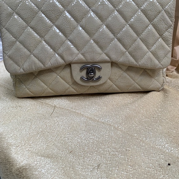 Chanel Crinkled Patent Jumbo SHW Single Flap Bag - Picture 2 of 8